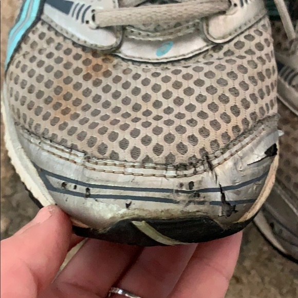 ASICS gel tennis shoes - Picture 2 of 6